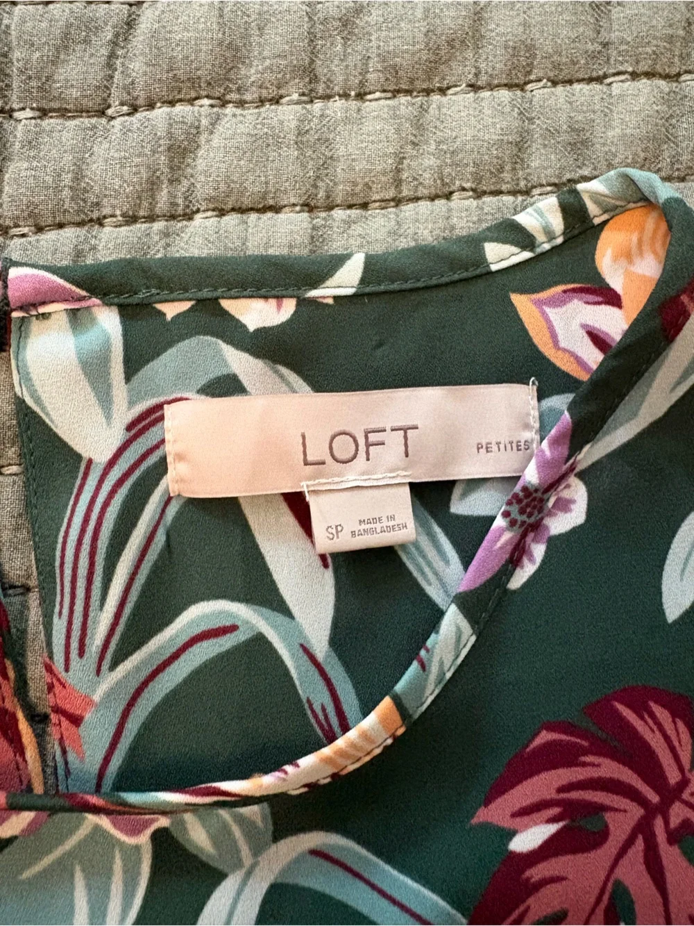 LOFT Green Floral Ruffle Sleeve Shell